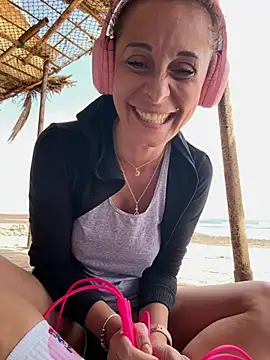 therealbeverlycious online show from 03.07.26