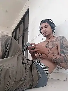 Snapshot of Tattohott chatting on 03.19.25 Tattohott online show from 03.19.25
