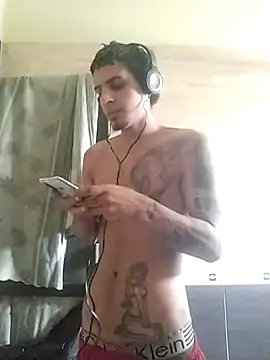 Snapshot of Tattohott chatting on 03.21.25 Tattohott online show from 03.21.25