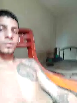 Snapshot of Tattohott chatting on 10.01.25 Tattohott online show from 10.01.25
