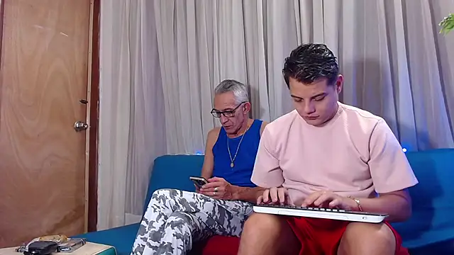 Leon hot X online show from 03.07.26