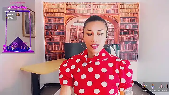 khiara moretti online show from 02.07.25