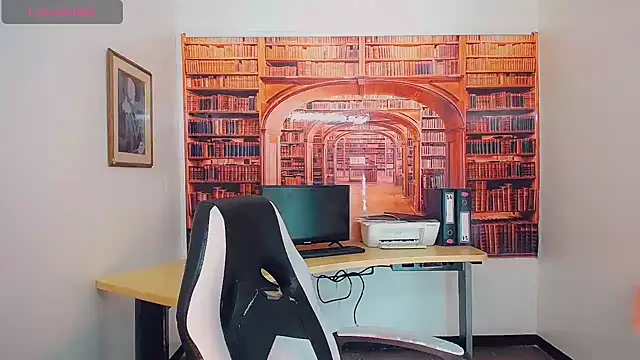 khiara moretti online show from 02.08.25