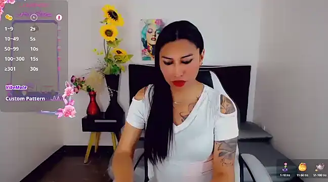 khiara moretti online show from 03.18.25