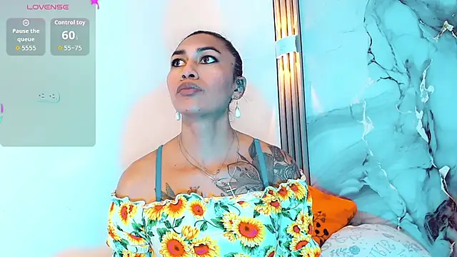 khiara moretti online show from 11.24.25