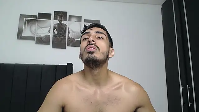 Snapshot of muscle_ares chatting on 02.10.25 muscle ares online show from 02.10.25