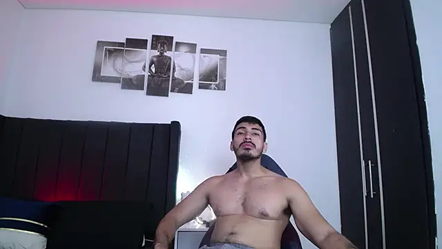 Snapshot of muscle_ares chatting on 02.14.25 muscle ares online show from 02.14.25