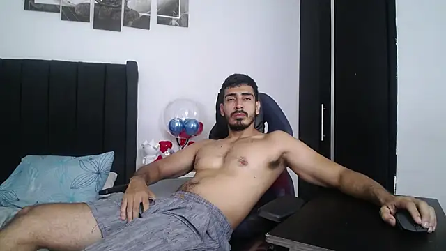 Snapshot of muscle_ares chatting on 02.21.25 muscle ares online show from 02.21.25