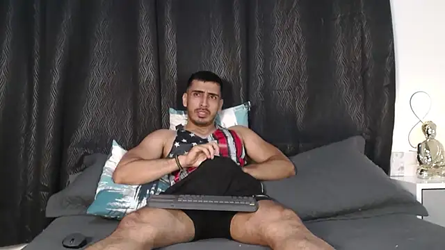 Snapshot of muscle_ares chatting on 09.12.25 muscle ares online show from 09.12.25