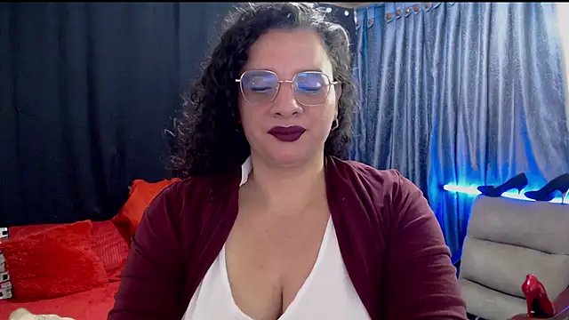 Snapshot of Aleja_Gonzales chatting on 07.15.26 Aleja Gonzales online show from 07.15.26