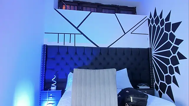 Agathaargent  online show from 03.19.25