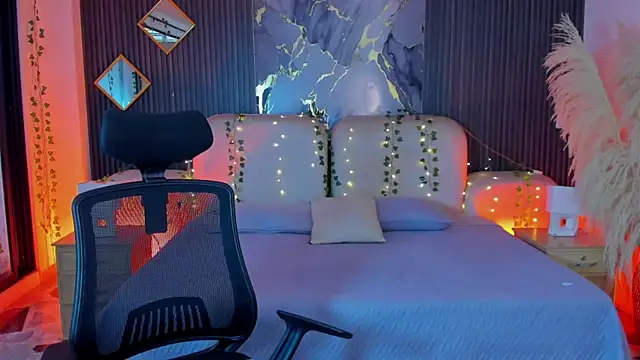 Agathaargent  online show from 02.20.26