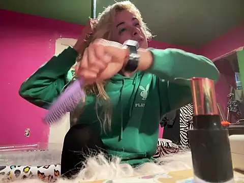 watermellonpussy online show from 12.17.24