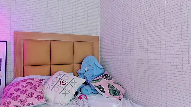 LARSONMIA online show from 01.11.25