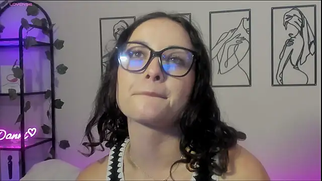 Megan Rodrigo online show from 01.30.25