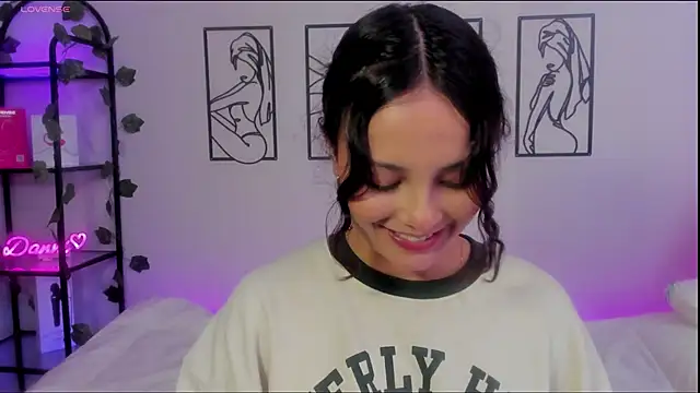 Megan Rodrigo online show from 02.03.25