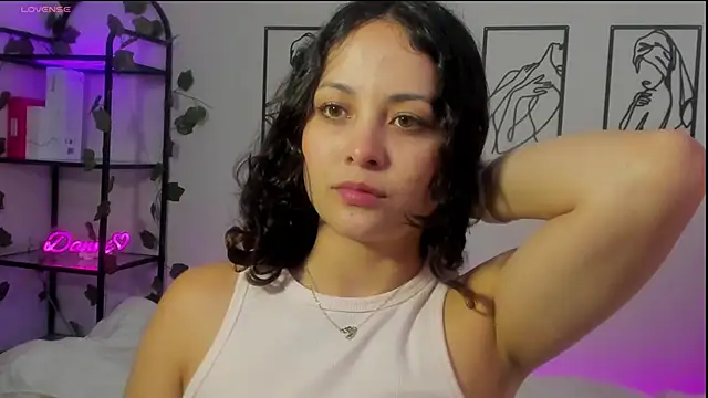 Megan Rodrigo online show from 02.14.25