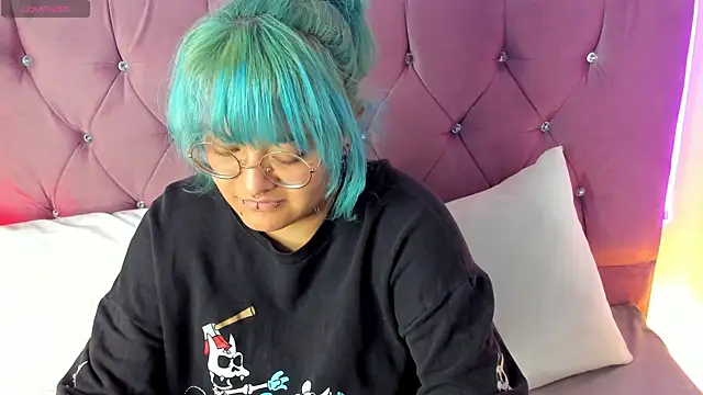 lucky-leah online show from 02.27.25