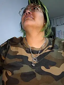 lucky-leah online show from 09.30.25