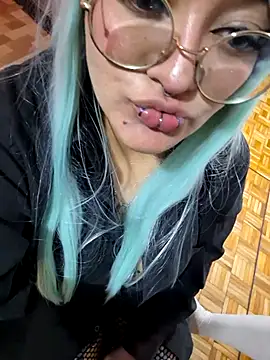 lucky-leah online show from 10.05.25