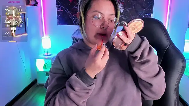 lucky-leah online show from 11.12.25