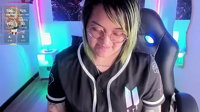 lucky-leah online show from 12.19.25