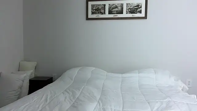 YUMIandbigWOLF online show from 01.09.25