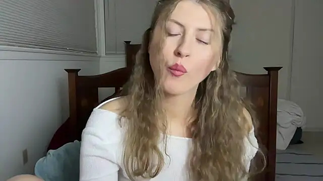 YUMIandbigWOLF online show from 11.17.25