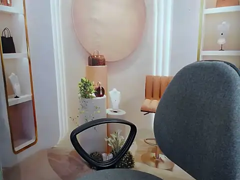 Snapshot of Love_bug15 chatting on 02.05.26 Love bug15 online show from 02.05.26