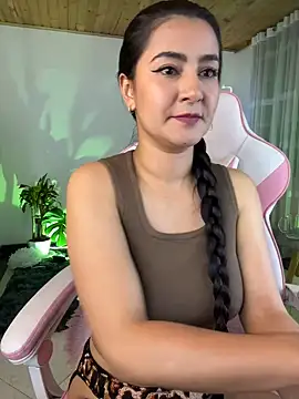 Snapshot of Violetta_kim1 chatting on 12.03.24 Violetta kim1 online show from 12.03.24