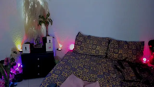 Jeanineescott online show from 09.18.25