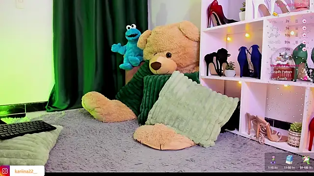 kariina  22 online show from 02.14.25