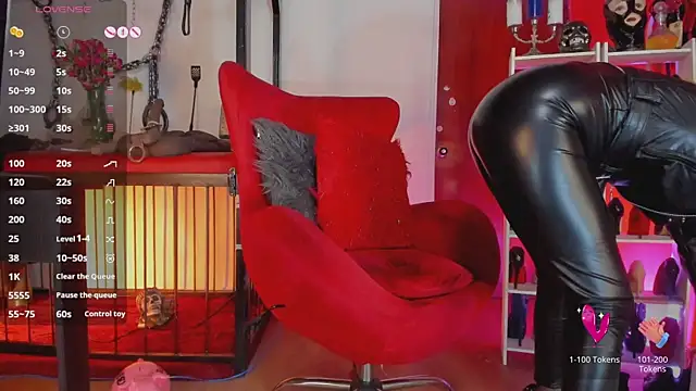 MistressAndre online show from 12.17.25