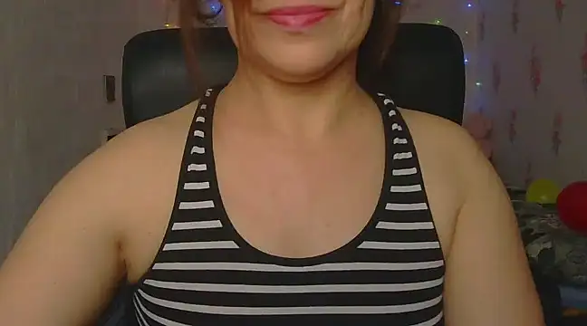 KittyyLaBeauty online show from 03.04.25