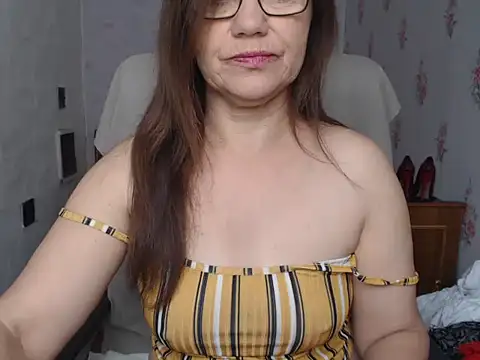 KittyyLaBeauty online show from 05.17.26