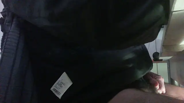 Snapshot of thekeys chatting on 12.21.25 thekeys online show from 12.21.25