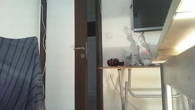 Snapshot of thekeys chatting on 02.14.26 thekeys online show from 02.14.26