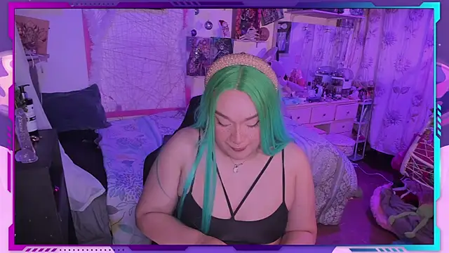 Snapshot of MegariaB chatting on 12.28.24 MegariaB online show from 12.28.24