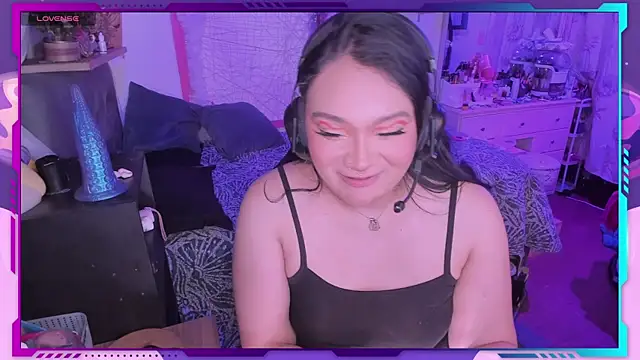 Snapshot of MegariaB chatting on 01.03.25 MegariaB online show from 01.03.25