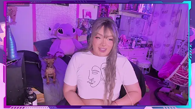 Snapshot of MegariaB chatting on 02.10.25 MegariaB online show from 02.10.25