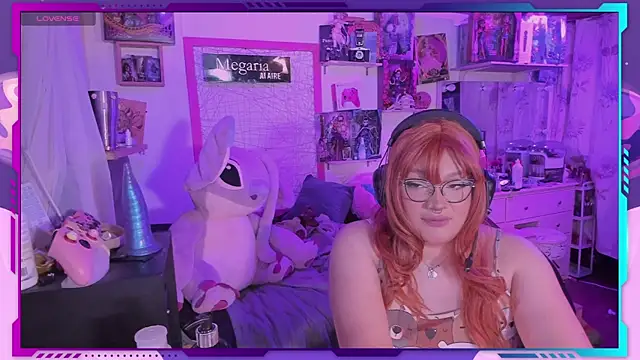 Snapshot of MegariaB chatting on 02.11.25 MegariaB online show from 02.11.25