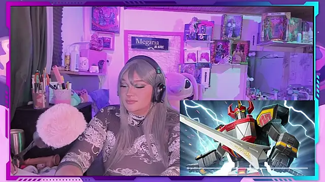 Snapshot of MegariaB chatting on 09.21.25 MegariaB online show from 09.21.25