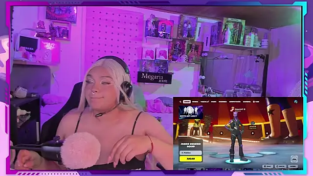 Snapshot of MegariaB chatting on 09.29.25 MegariaB online show from 09.29.25