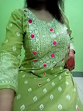 Snapshot of Dayna-36 chatting on 12.24.24 Dayna-36 online show from 12.24.24