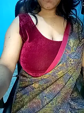 Snapshot of Dayna-36 chatting on 02.10.25 Dayna-36 online show from 02.10.25