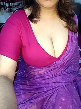 Snapshot of Dayna-36 chatting on 09.09.25 Dayna-36 online show from 09.09.25