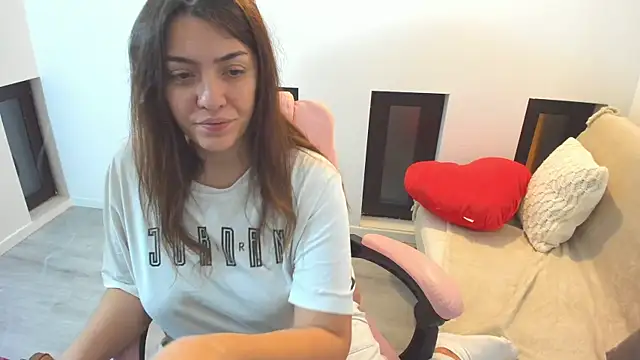 Dyana Kaylinn online show from 01.06.26