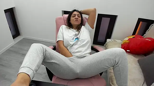 Dyana Kaylinn online show from 01.13.26