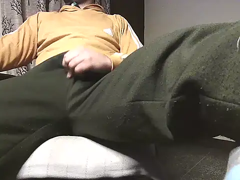 Snapshot of Bigdstar007 chatting on 01.01.25 Bigdstar007 online show from 01.01.25