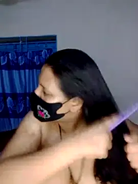 Snapshot of Depte- chatting on 07.15.26 Depte- online show from 07.15.26